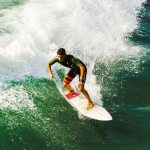 开云官网-邮报独家披露，卡里克豪掷160万英镑，海滨小镇连购五处房产引热议